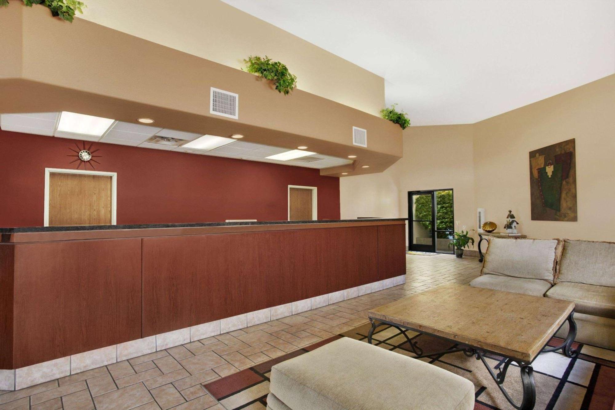 Days Inn By Wyndham Globe Exterior foto